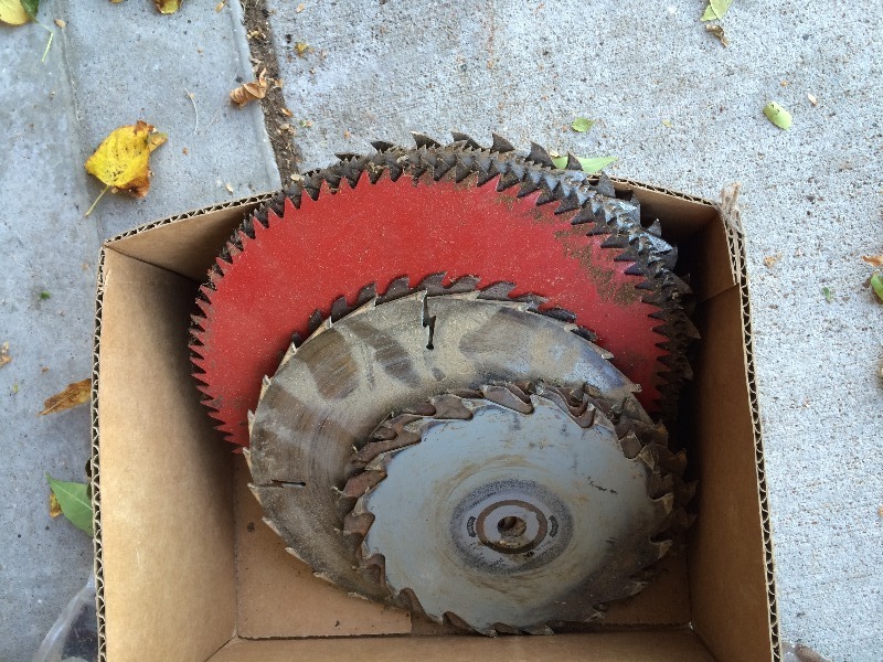 Assorted Saw Blades, Grinding and sanding tools
