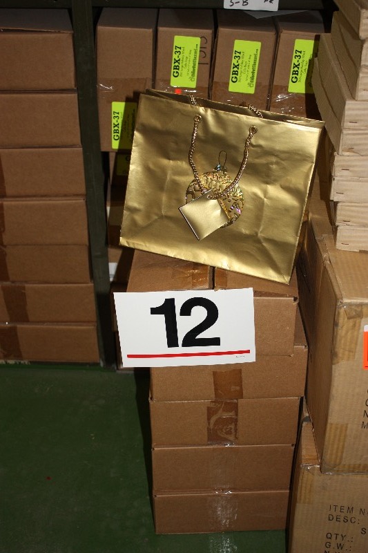 120 Vogue Glossy gift bags. Embossed Front.