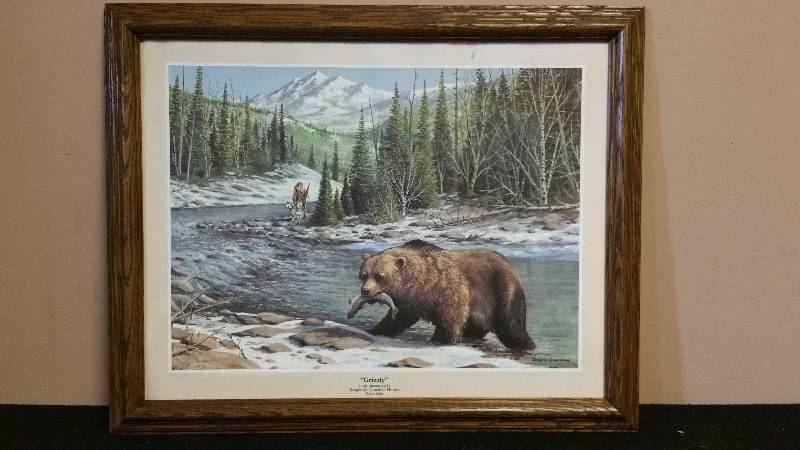 lot 60 image: Seagrams Canadian Hunter Grizzly by Andrew Kurzmann