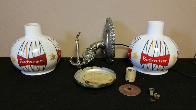 lot 68 image: Vintage Budweiser Wall Sconce