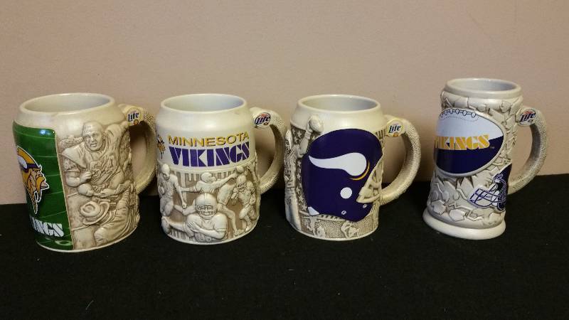 lot 84 image: 4 Miller Lite Beer Minnesota Vikings Mugs