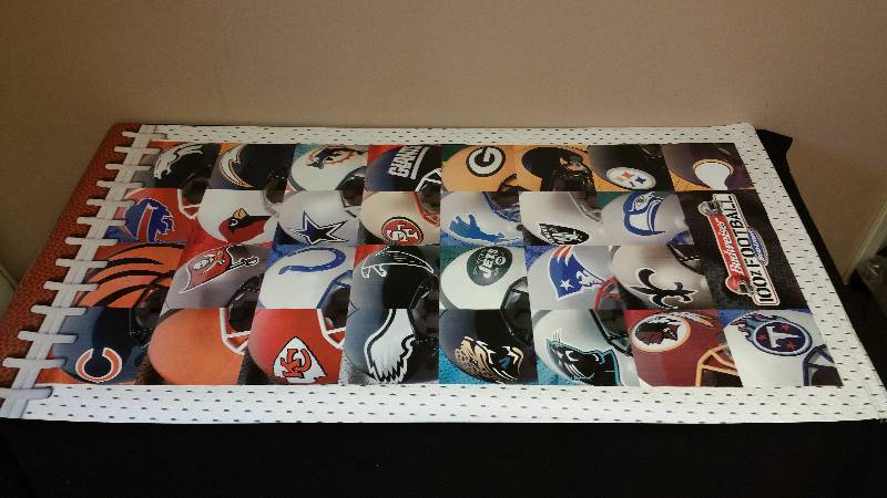 lot 106 image: Budweiser & Bud Light Foot Ball Banner