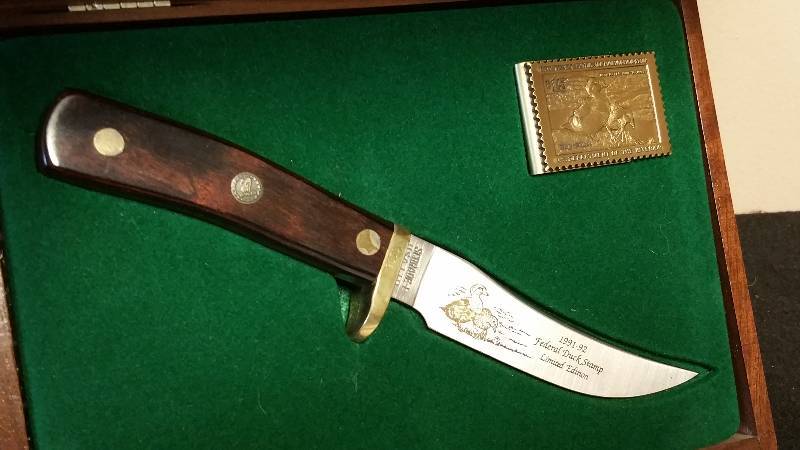 lot 116 image: Schrader Cutlery 1991-92 Duck Stamp Commemorative Knife