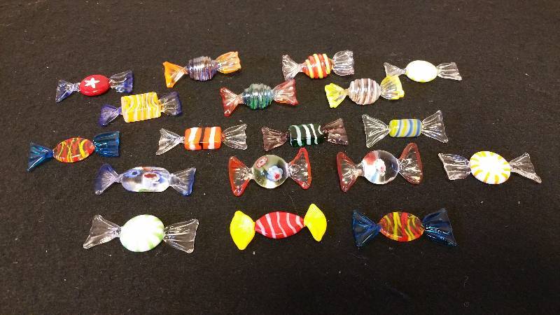 lot 24 image: (18) Murano Style Glass Candies