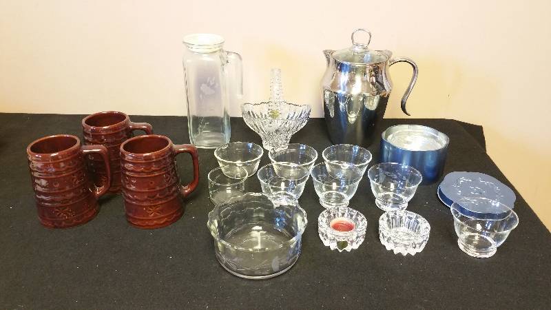 lot 29 image: Princess House Crystal, Vintage Pyrex, and More