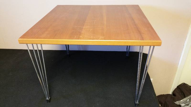 lot 36 image: Vintage Mid Century Modern Retro Coffee Table