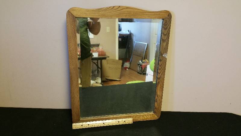 lot 43 image: Antique Oak Mirror