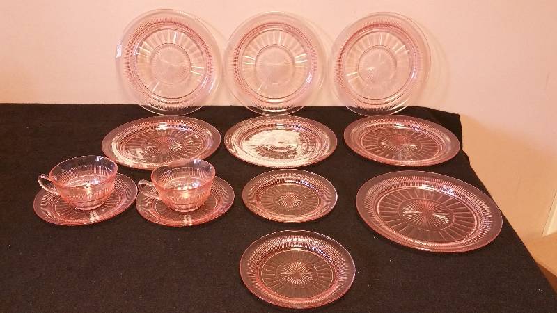 lot 13 image: Pink Depression Glass (13) Piece Set