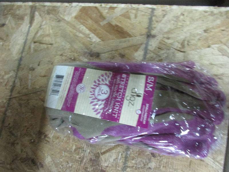3 pairs of gardening gloves