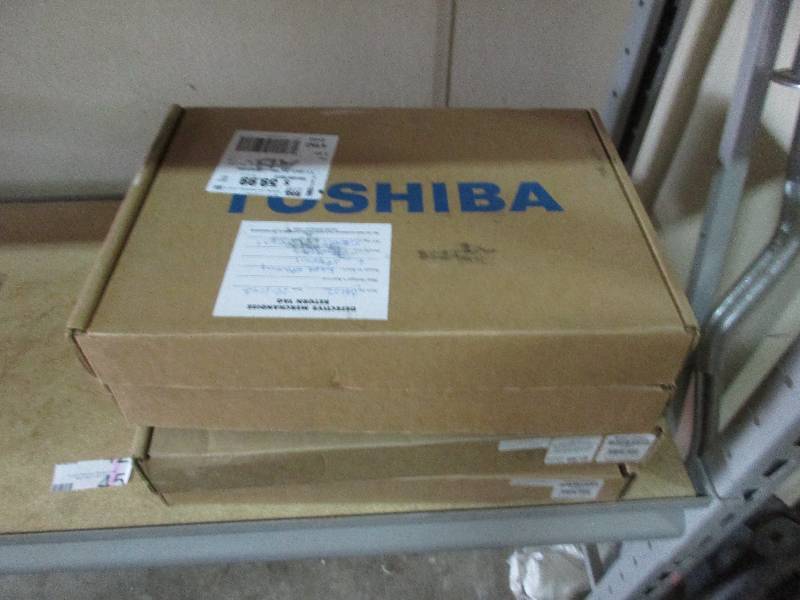 4 Toshiba DVD players