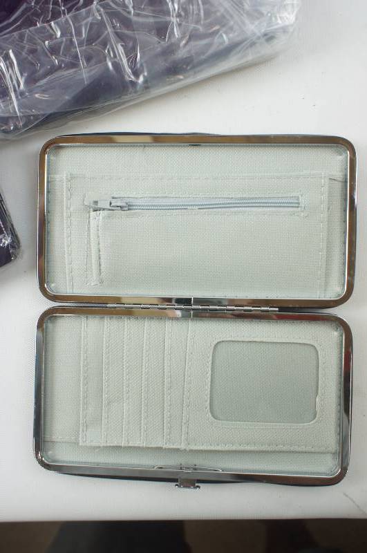 lot 451 image: Lot of 10 Purple Slim Wallets