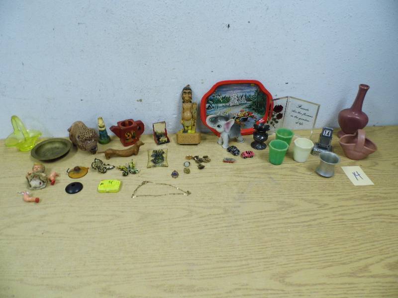 Rosemeade Basket - Old Collectibles