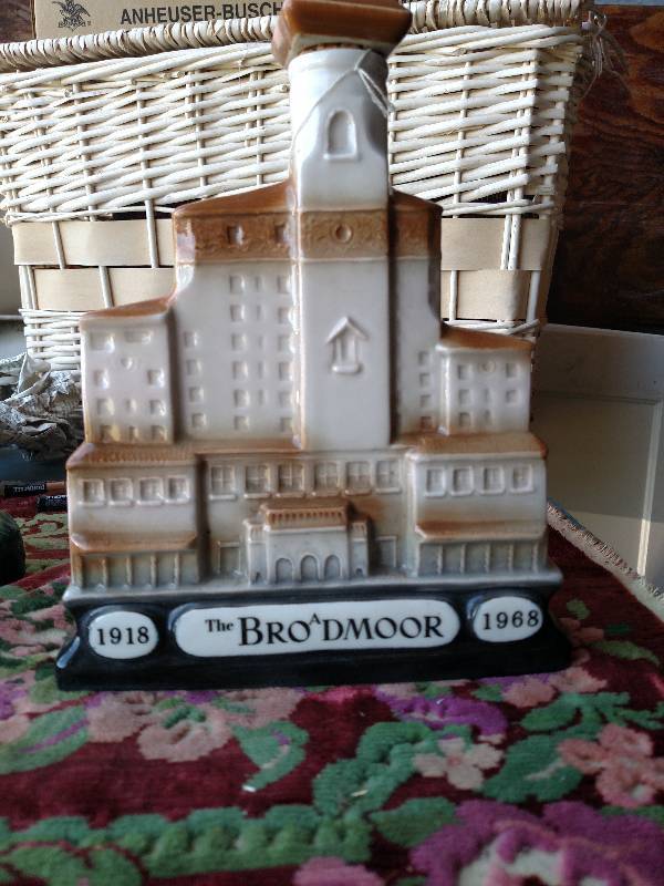 Rare Vintage Jim Beam Whiskey Decanter The Broadmoor, 44 OFF