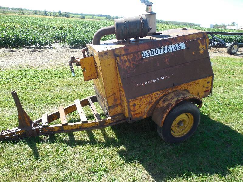lot 12 image: TOWABLE INGERSOLL-RAND AIR COMPRESSOR