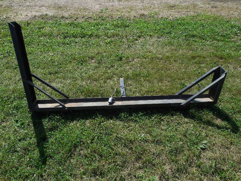 lot 15 image: RECEIVER HITCH MOTORCYCE CARRIER WITH LIGHTS