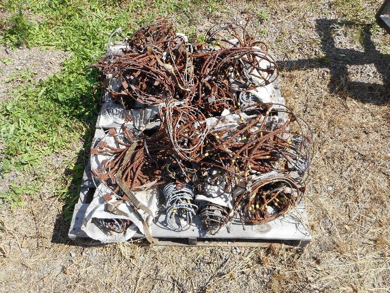 lot 29 image: PALLET LOT OF TIRE CABLE CHAINS FOR SEMI TIRES