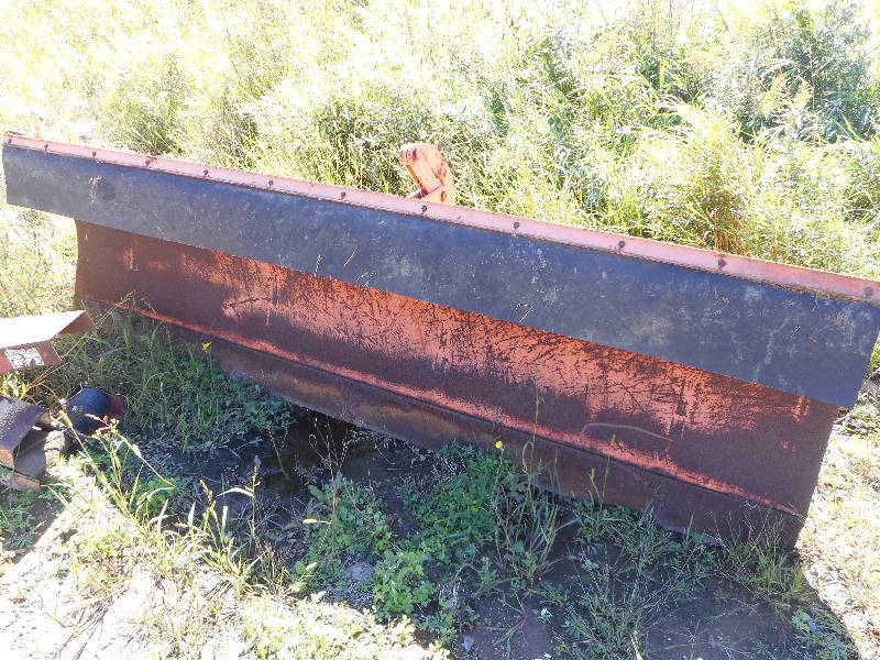lot 30 image: 11 FOOT COATES SNOWPLOW WITH HYDRO TURN ND LIFT CYLINDER