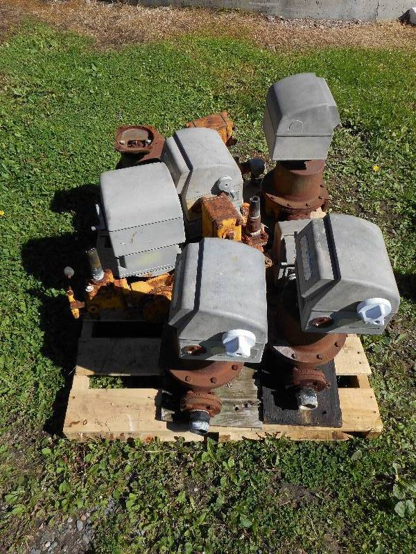 lot 34 image: PALLET OF GAS METERS