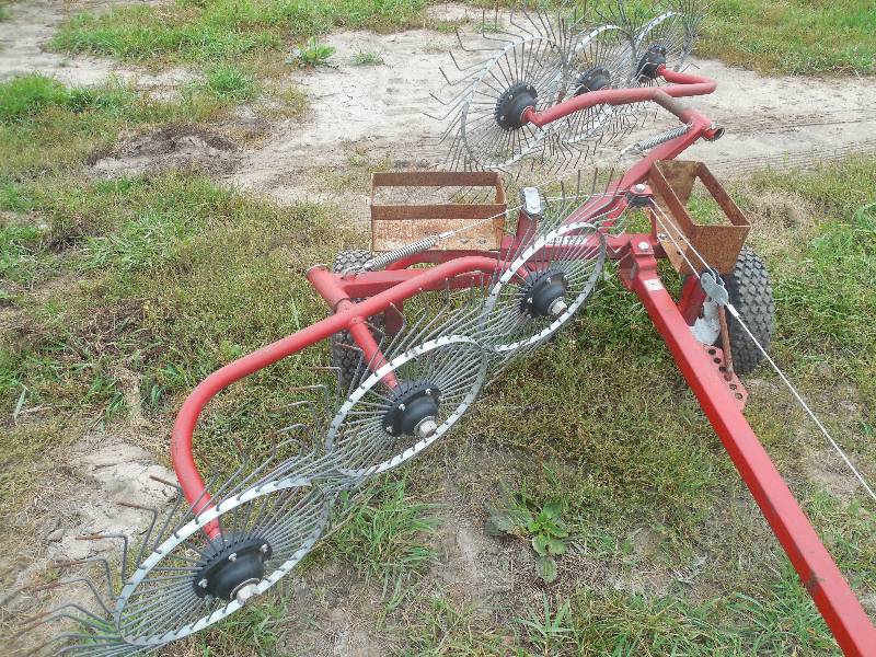 PULL BEHIND ESTATE RAKE FOR LAWNMOWER OR ATV Heavy Equipment
