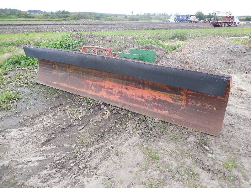lot 60 image: 15 SNOW PLOW