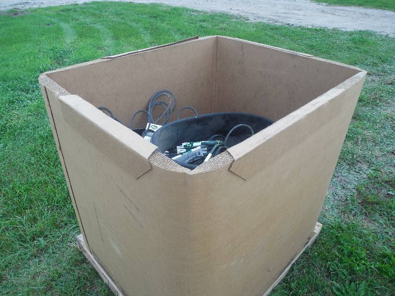 lot 71 image: SERPENTINE  V-BELTS PALLET LOT OF BELTS