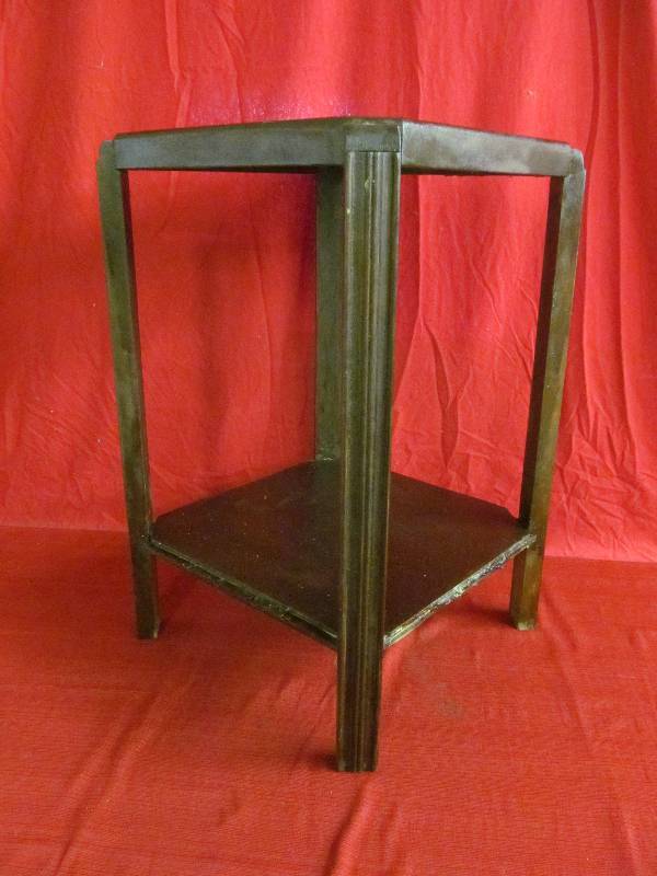 lot 59 image: Hall Table