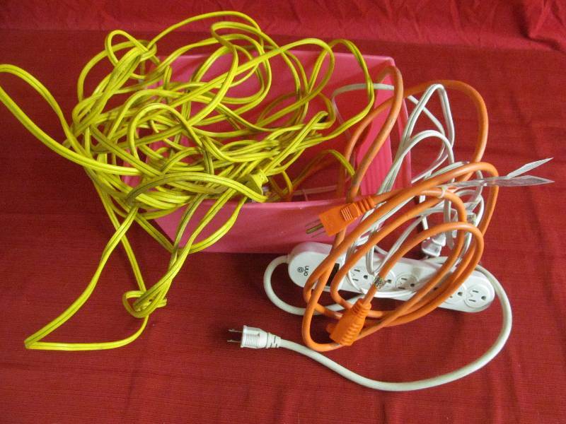 lot 67 image: Extension CordsPower Strip