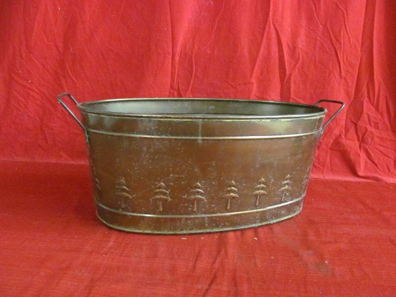lot 71 image: Copper Tub Dcor