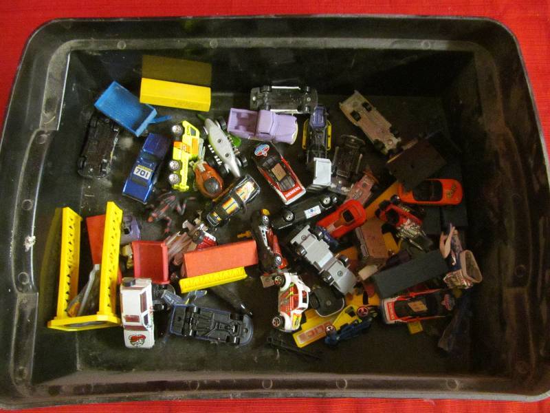 lot 74 image: MatchboxHot Wheels