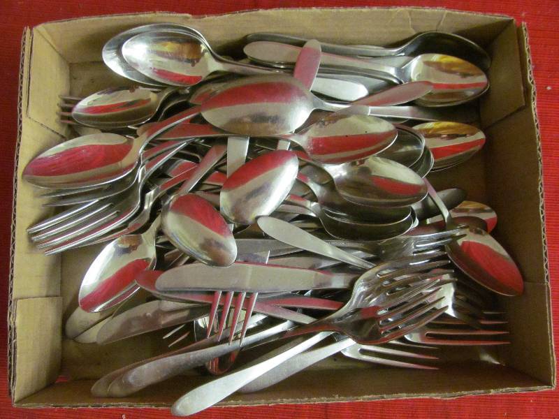 lot 85 image: Flatware