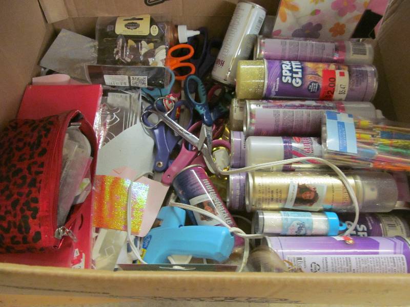 lot 92 image: Craft Box