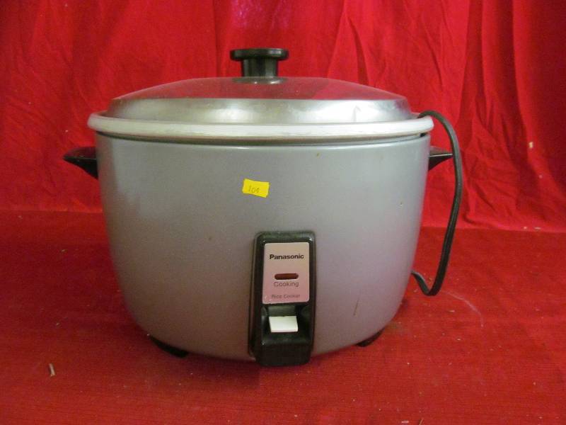 lot 104 image: Rice Cooker