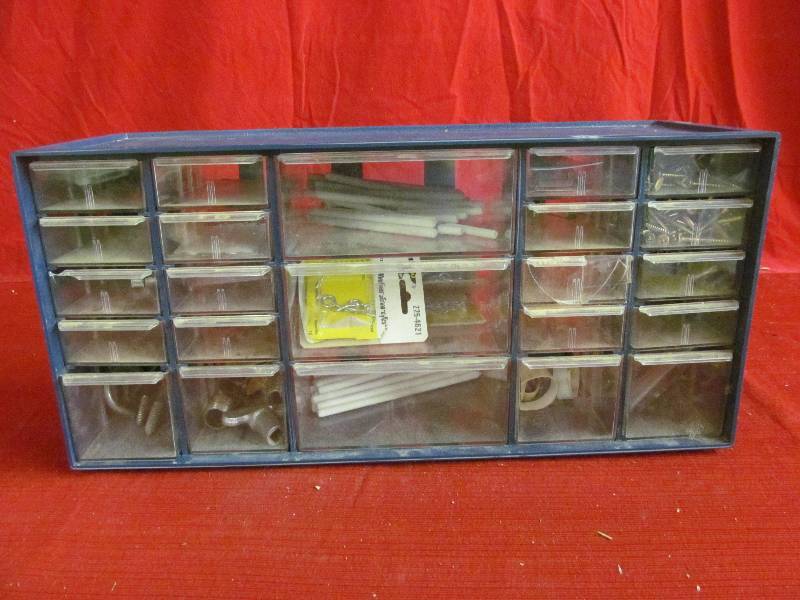 lot 120 image: OrganizerScrews