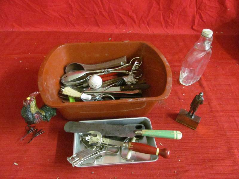 lot 121 image: Vintage Kitchen Ware