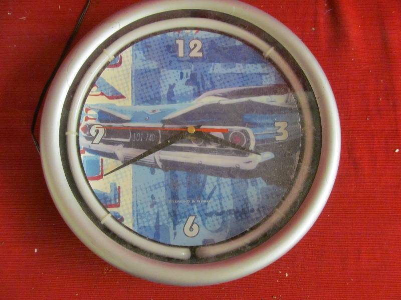 lot 131 image: Wall Clock