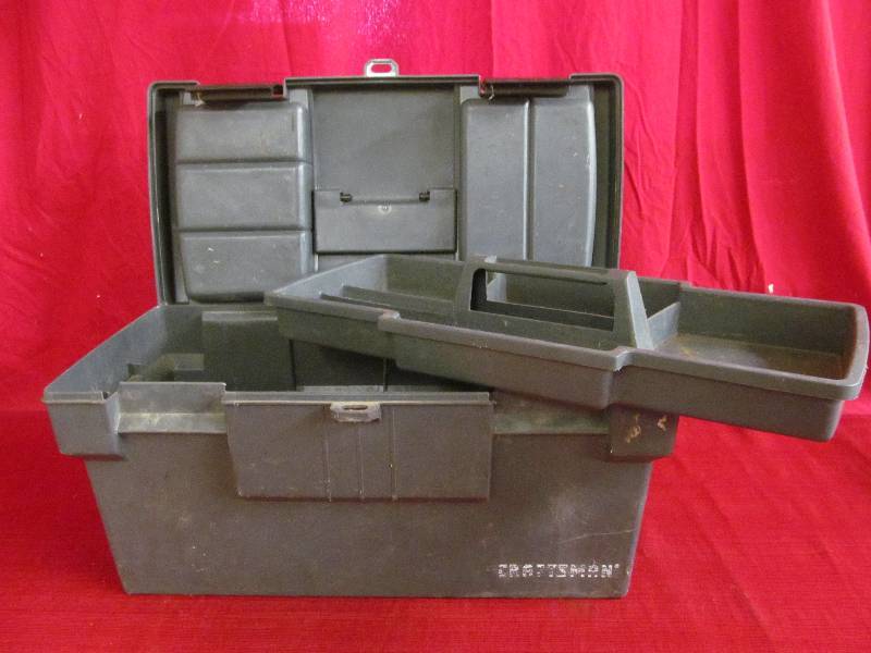 lot 139 image: Craftsman tool box