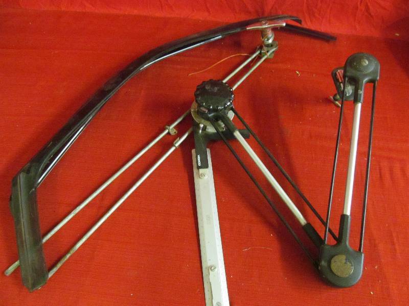 lot 152 image: Vemco drafting machine
