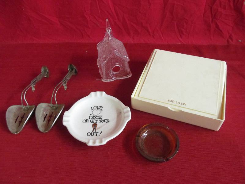 lot 186 image: vinatge amber glass ashtray