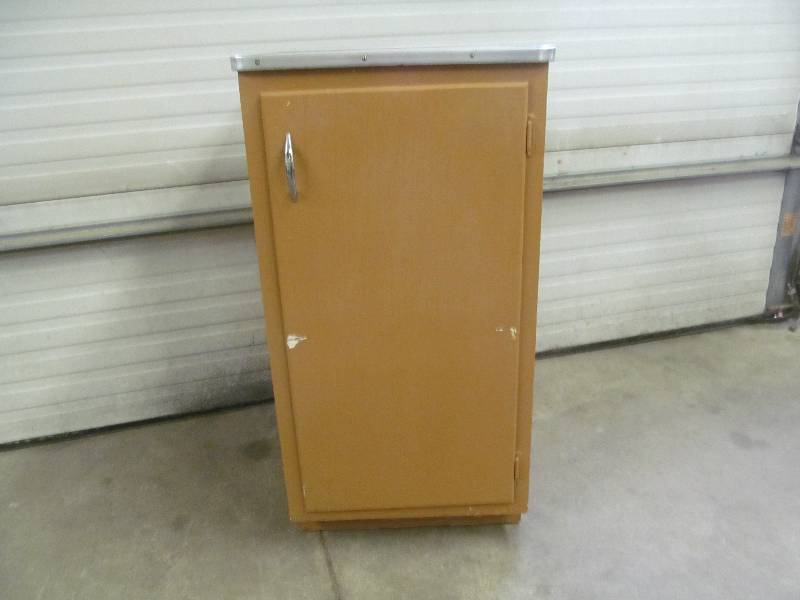 lot 174 image: vintage cupboard
