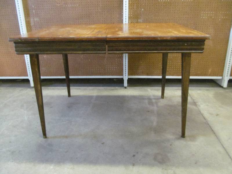 lot 388 image: Vintage Table