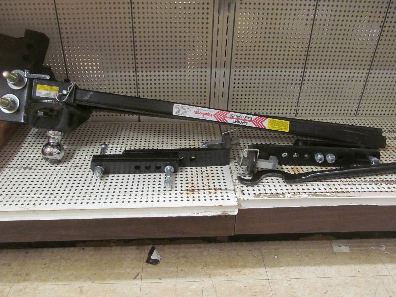 lot 389 image: Sway Control Hitch