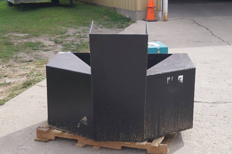 Unused Universal concrete bucket