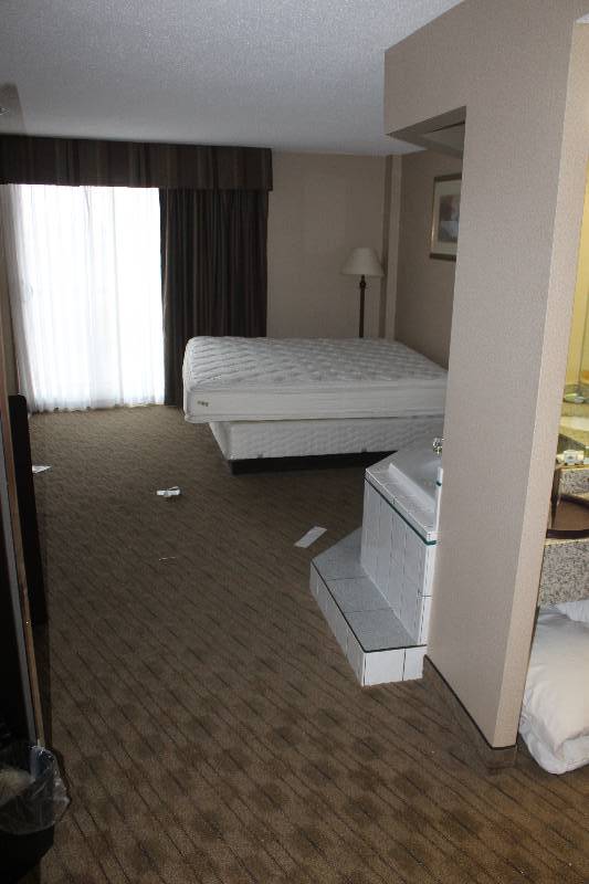 lot 605 image: Contents of Room #605