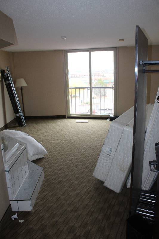 lot 506 image: Contents of Room #506