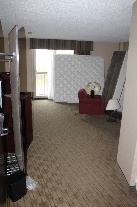 lot 511 image: Contents of Room #511