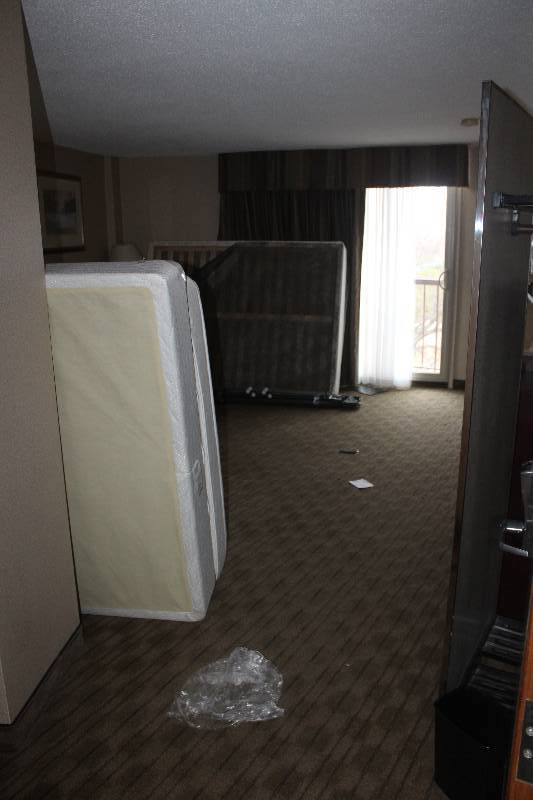 lot 512 image: Contents of Room #512