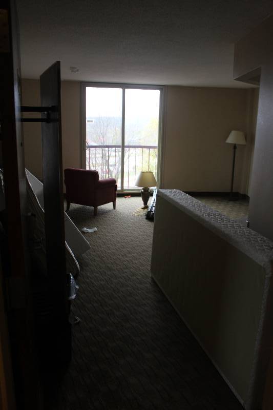 lot 513 image: Contents of Room #513
