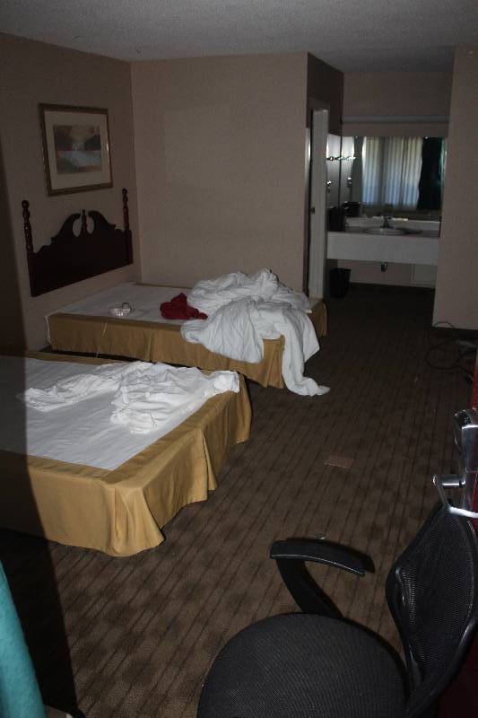 lot 121 image: Contents of Room #121