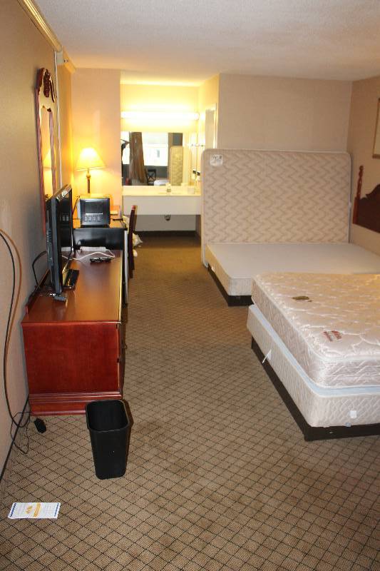 lot 293 image: Contents of Room #293