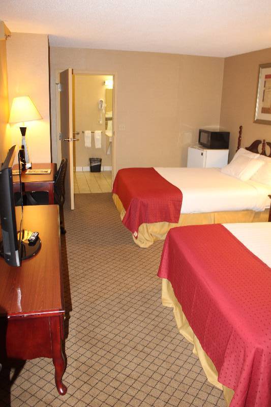 lot 179 image: Contents of Room #179